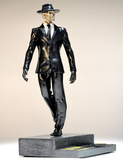 Skulduggery Pleasant Limited Edition Statue