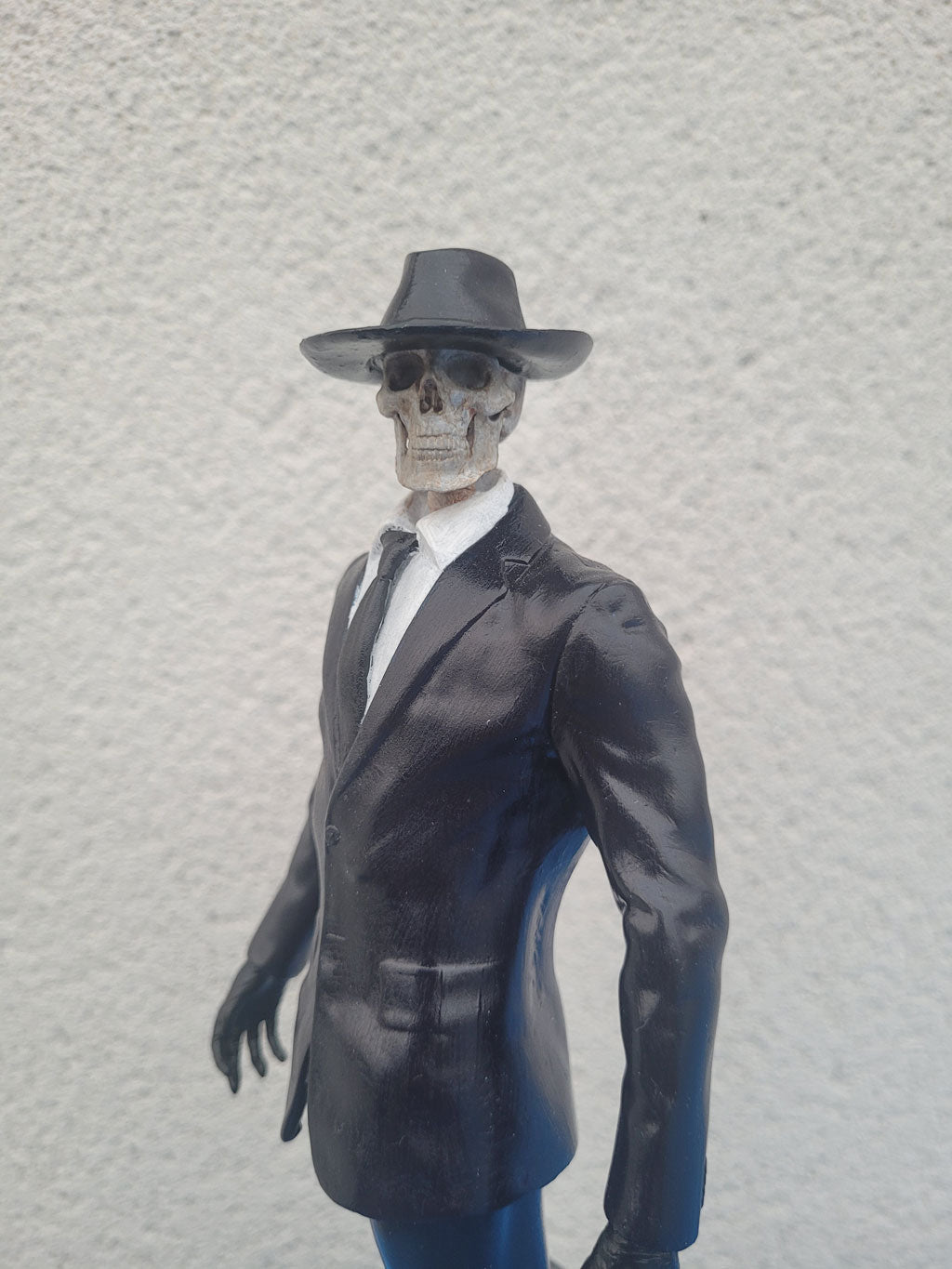 Skulduggery Pleasant Limited Edition Statue