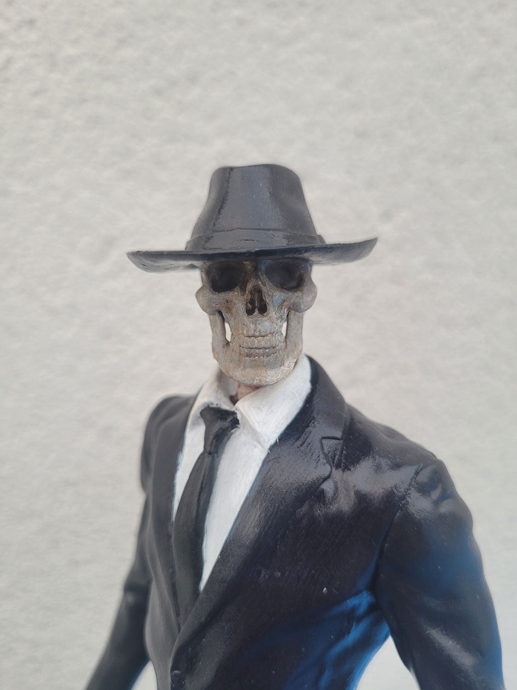 Skulduggery Pleasant Limited Edition Statue