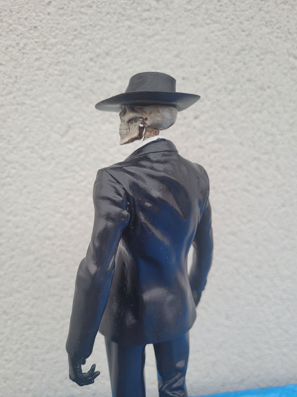 Skulduggery Pleasant Limited Edition Statue